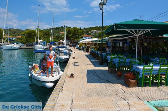 Een bootje huren in Nidri op Lefkas